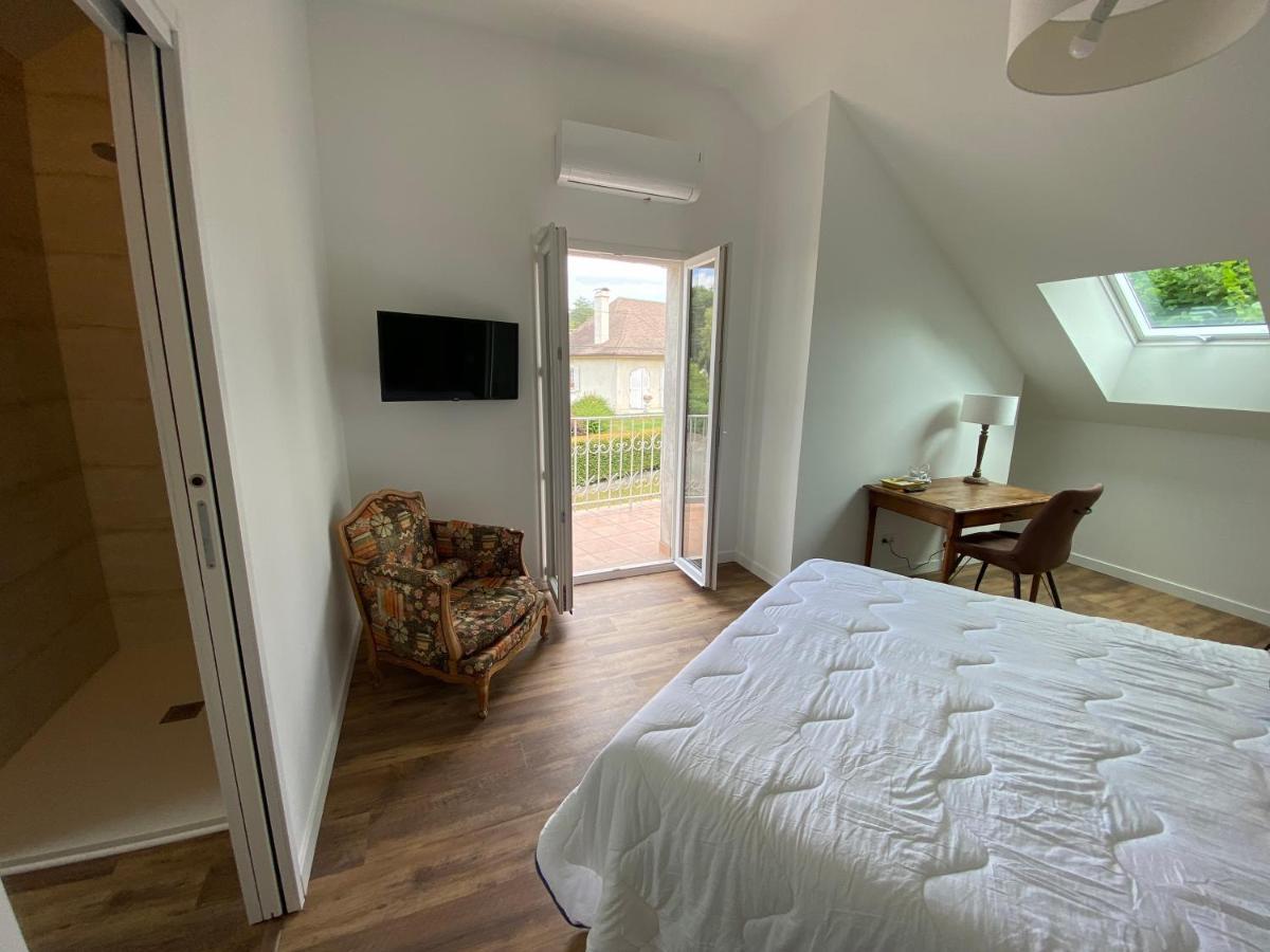 Aou Saintou Hotel Morlaas Eksteriør billede